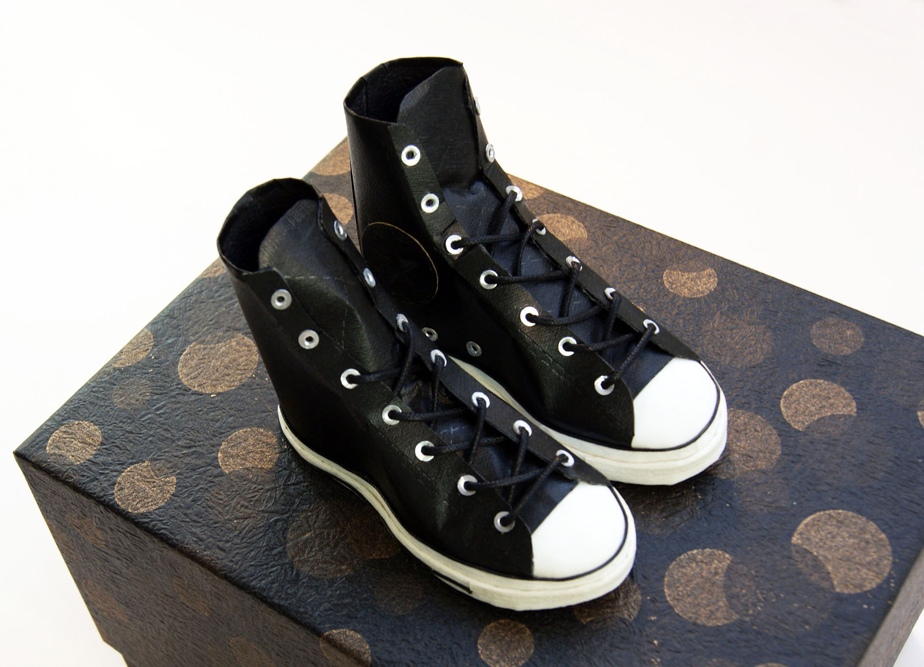 紙紮高筒皮革球鞋右前